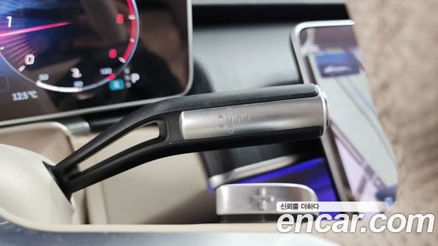 Mercedes-Benz S-Class 2022 — Photo 13/20