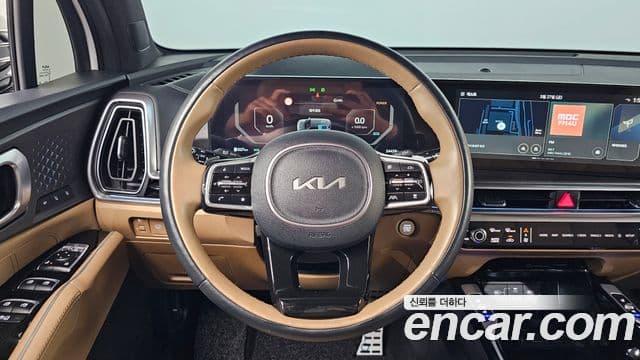 Kia Sorento 2023 — Фото 16/20