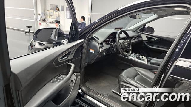 Audi Q7 2019 — ფოტო 9/20