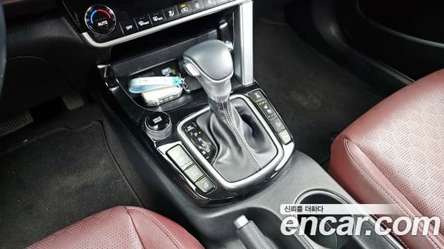 Kia Seltos 2020 — ფოტო 9/20