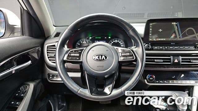 Kia Seltos 2020 — ფოტო 13/20