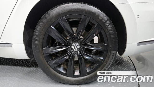 Volkswagen Arteon 2019 — ფოტო 5/20