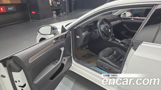 Volkswagen Arteon 2019 — ფოტო 11/20