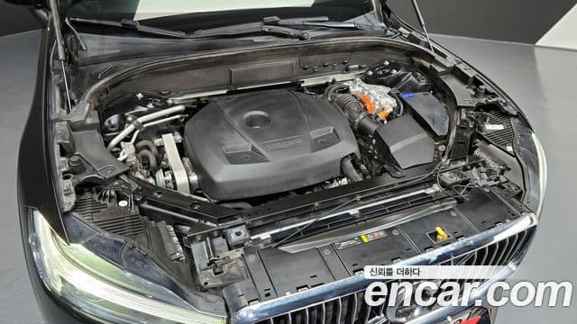 Volvo XC60 2021 — Şəkil 19/20