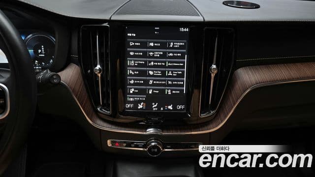 Volvo XC60 2021 — Şəkil 1/20