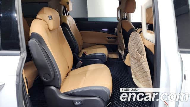 Kia Carnival 2023 — ფოტო 12/20