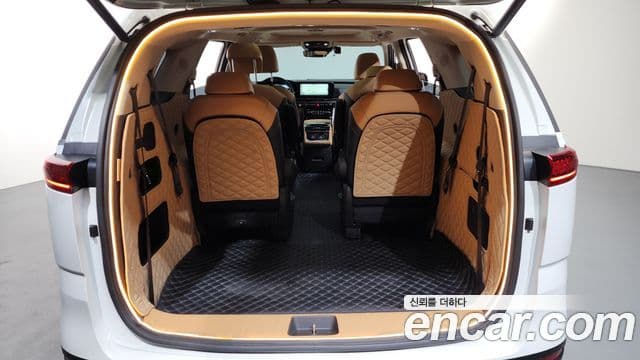Kia Carnival 2023 — ფოტო 20/20