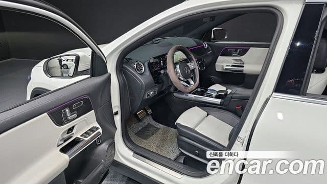 Mercedes-Benz GLA-Class 2022 — ფოტო 11/20