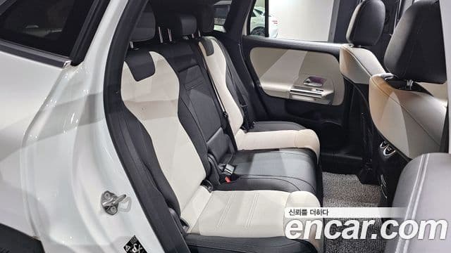 Mercedes-Benz GLA-Class 2022 — ფოტო 12/20