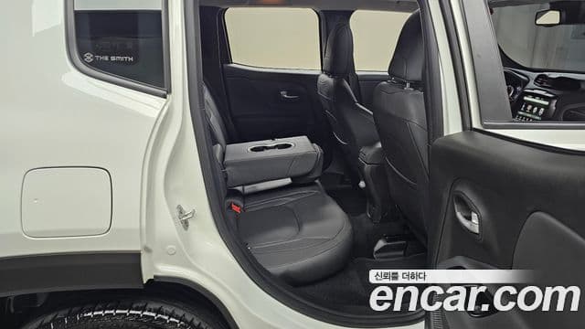 Jeep Renegade 2023 — Şəkil 12/20