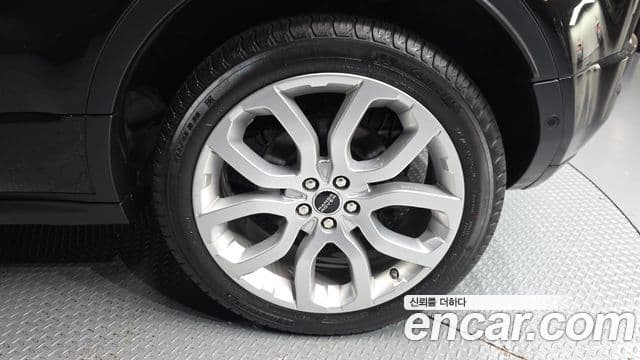 Land Rover Range Rover Evoque 2018 — Фото 5/20