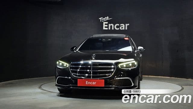 Mercedes-Benz S-Class 2025 — Photo 3/20