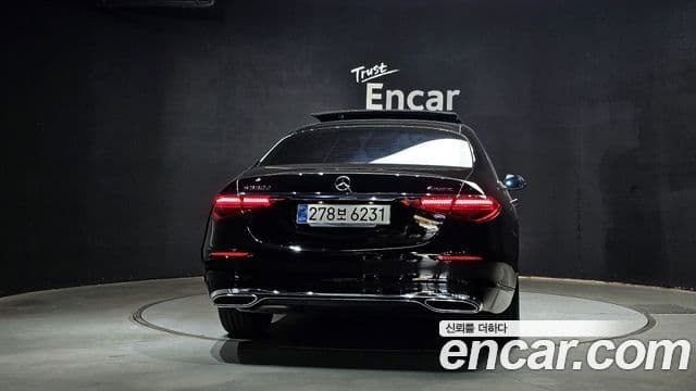 Mercedes-Benz S-Class 2025 — Photo 9/20