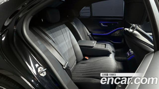 Mercedes-Benz S-Class 2025 — Photo 2/20