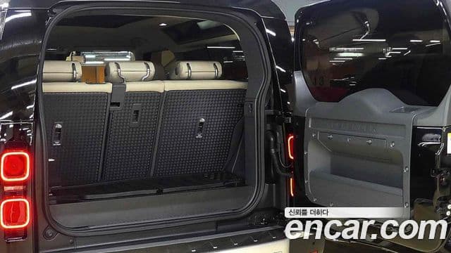 Land Rover Defender 2022 — Фото 6/17