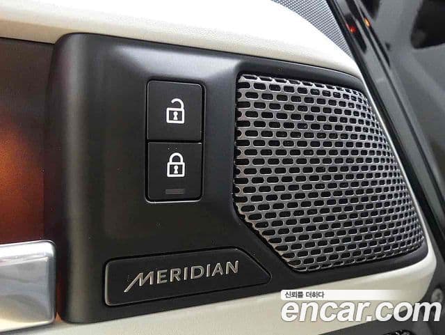 Land Rover Defender 2022 — Фото 10/17
