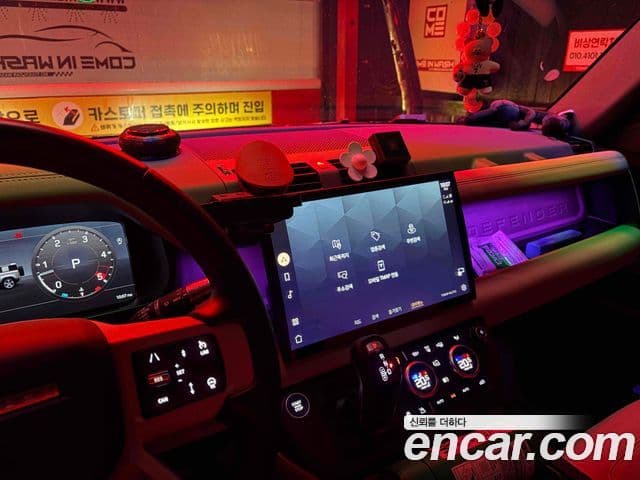 Land Rover Defender 2022 — Фото 12/17