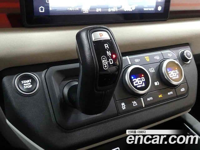 Land Rover Defender 2022 — Фото 16/17