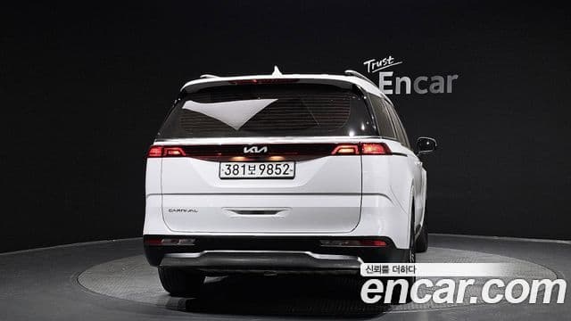 Kia Carnival 2022 — Фото 4/20