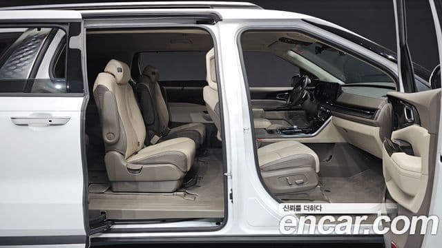 Kia Carnival 2022 — Фото 12/20