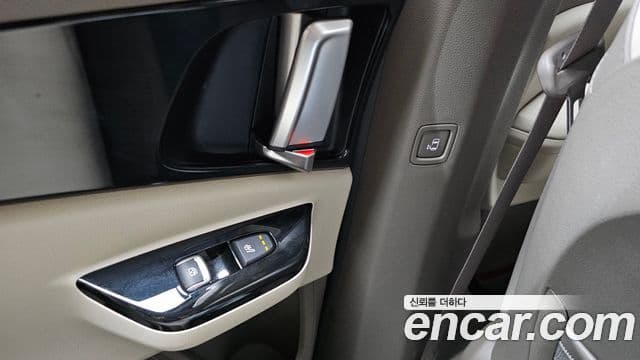 Kia Carnival 2022 — Фото 18/20