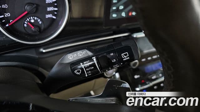 Kia Carnival 2022 — Фото 19/20