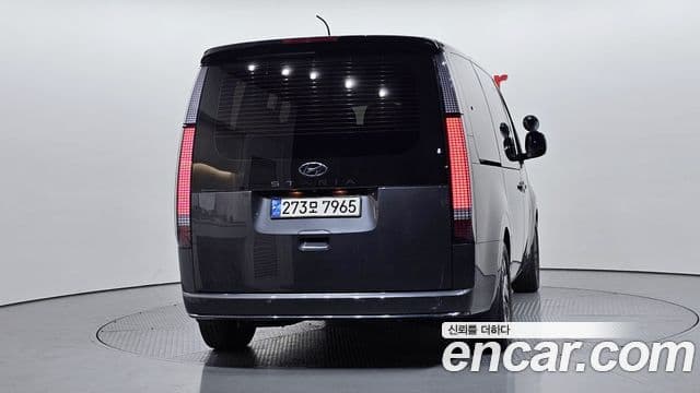 Hyundai Staria 2021 — Photo 19/20