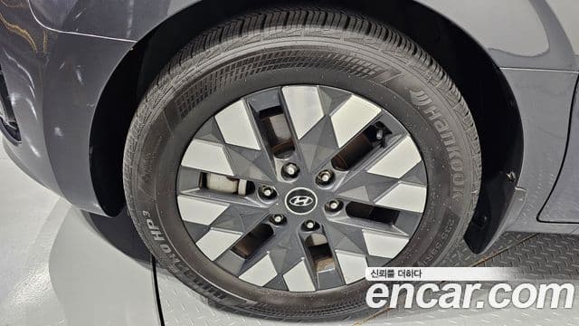 Hyundai Staria 2021 — Photo 2/20