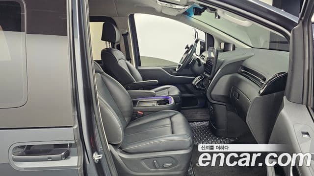 Hyundai Staria 2021 — ფოტო 10/20