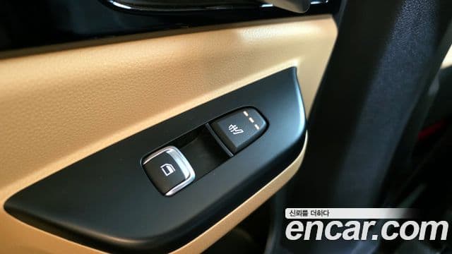Kia Carnival 2022 — Фото 19/20