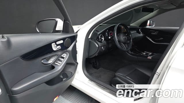 Mercedes-Benz C-Class 2019 — Фото 10/20