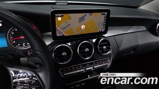 Mercedes-Benz C-Class 2019 — Фото 14/20