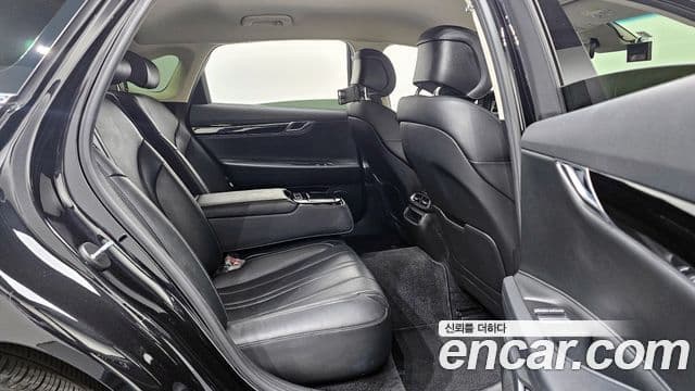 Genesis Electrified G80 2022 — Şəkil 12/20