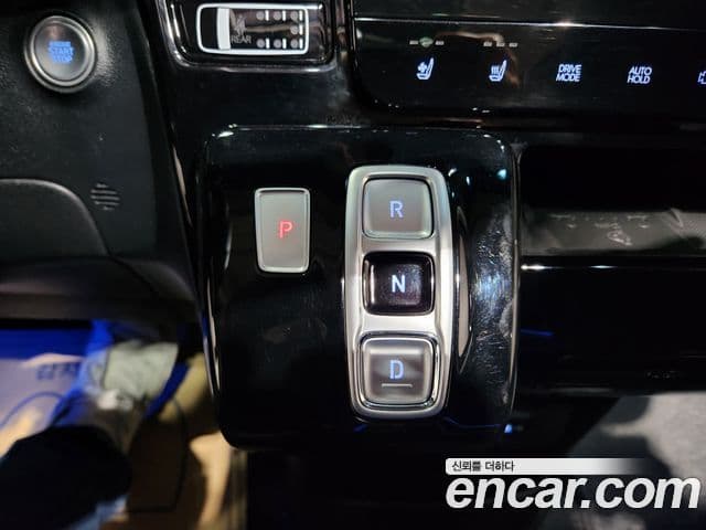 Hyundai Staria 2022 — Photo 16/20