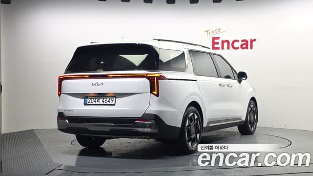 Kia Carnival 2024 — ფოტო 2/20