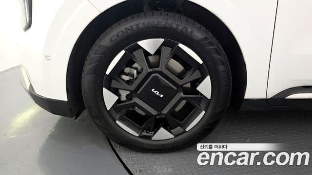 Kia Carnival 2024 — ფოტო 5/20