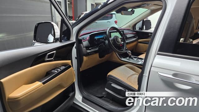 Kia Carnival 2023 — ფოტო 10/20