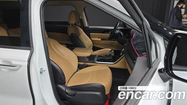 Kia Carnival 2023 — ფოტო 12/20