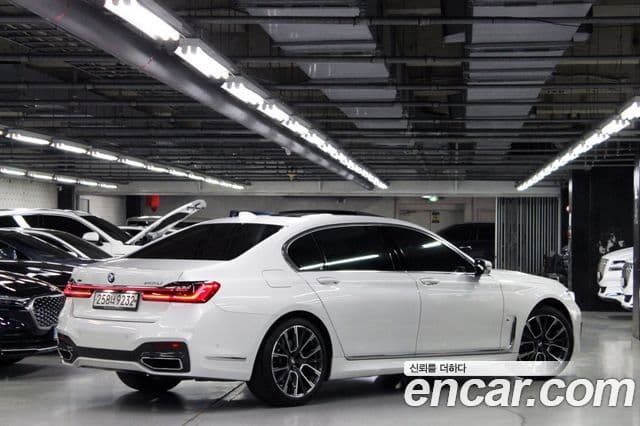 BMW 7 Series 2020 — Photo 6/20