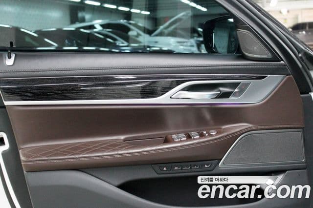 BMW 7 Series 2020 — Photo 11/20