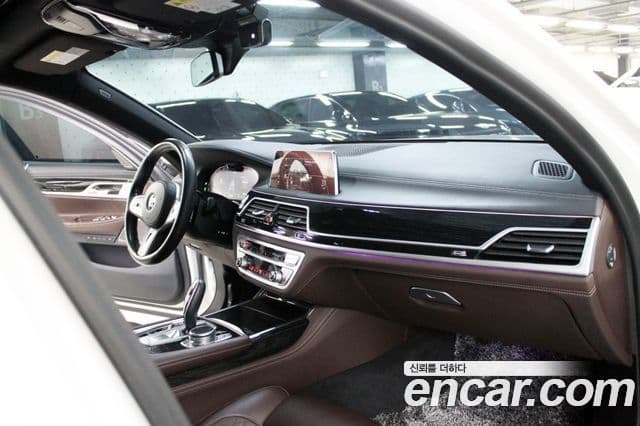 BMW 7 Series 2020 — Photo 8/20