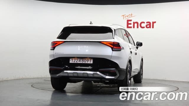 Kia Sportage 2022 — ფოტო 4/20
