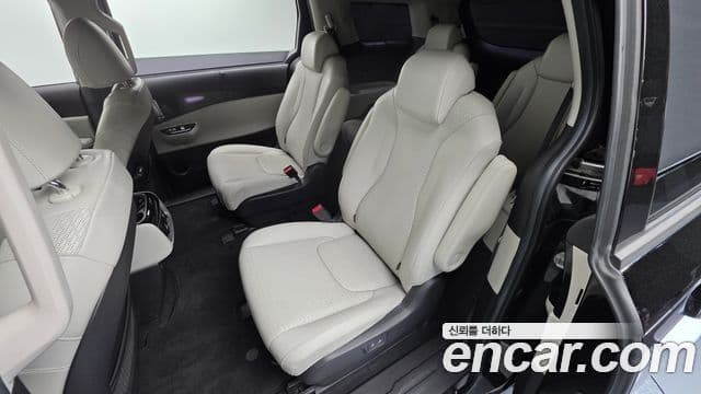 Kia Carnival 2021 — Şəkil 17/20