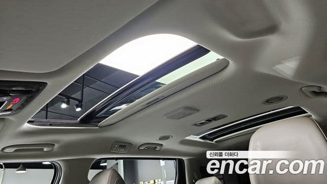 Kia Carnival 2025 — Фото 17/20