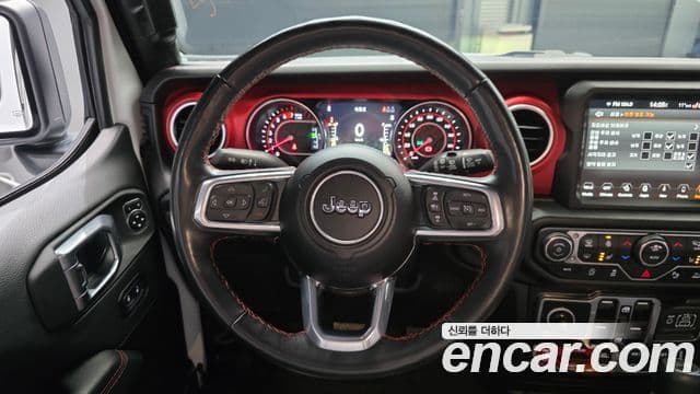 Jeep Wrangler 2022 — Şəkil 13/20