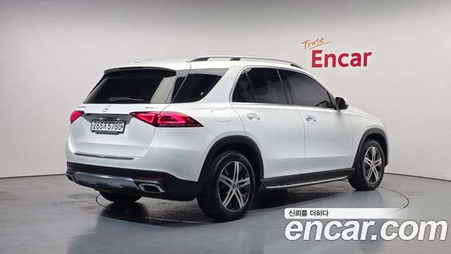 Mercedes-Benz GLE-Class 2019 — ფოტო 2/20