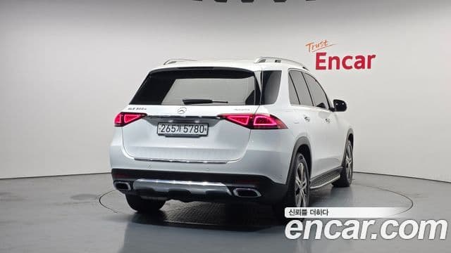 Mercedes-Benz GLE-Class 2019 — ფოტო 4/20