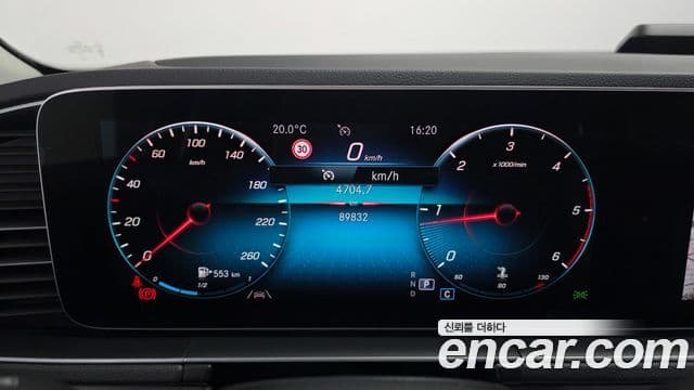 Mercedes-Benz GLE-Class 2019 — ფოტო 8/20