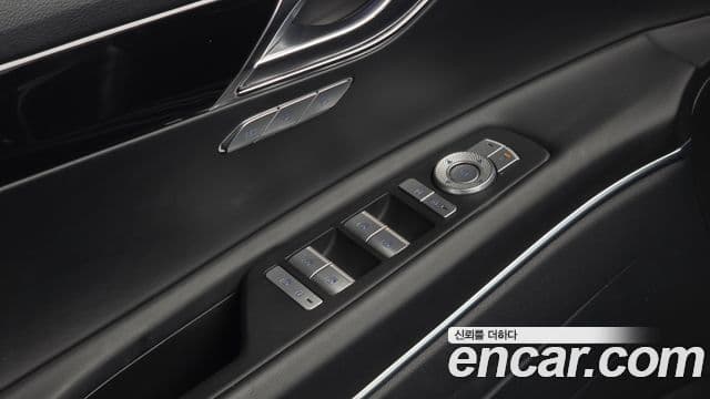 Genesis GV80 2020 — ფოტო 18/20