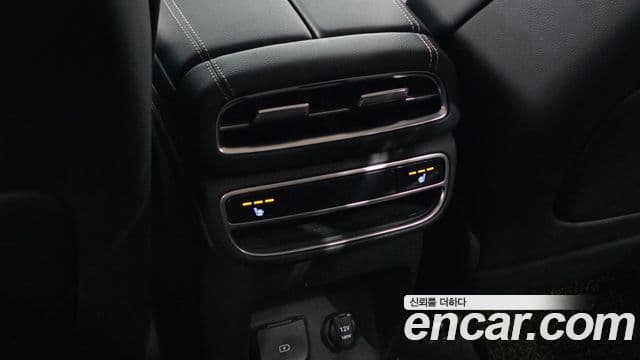 Genesis GV80 2020 — ფოტო 19/20